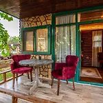 Paradise Hotel 3*