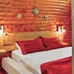 Paradise Hotel 3*
