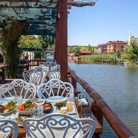 Paradise Hotel 3*