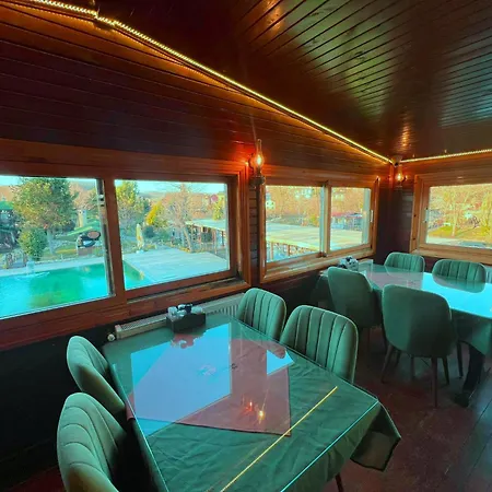 Paradise Hotel 3*