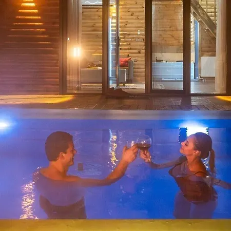 Paradise فندق 3*